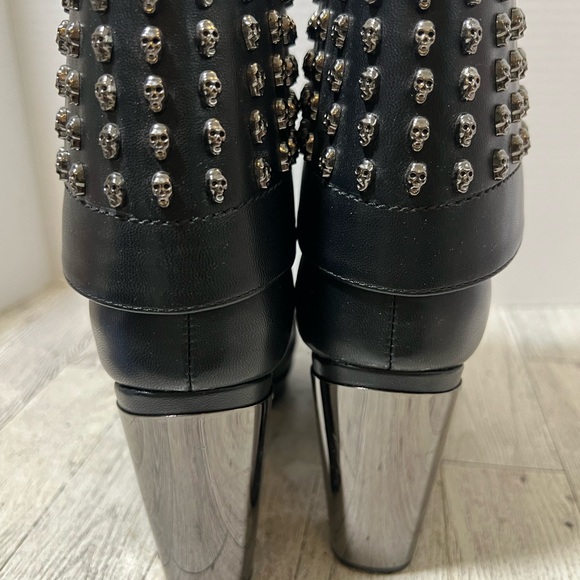 Hot topic Skull Studded Combat Boot Heels black and silver size W8 - Picture 8 of 10